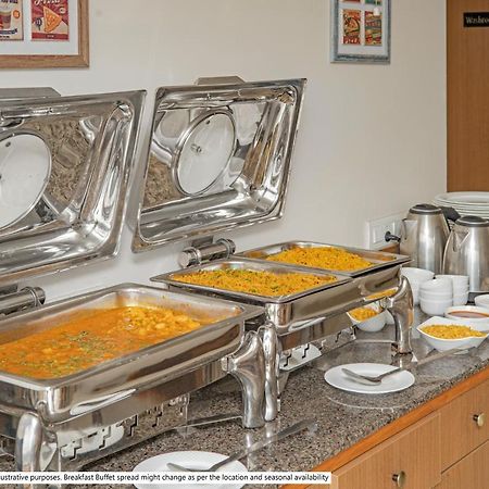 Treebo Three Street Inn Бангалор Екстериор снимка
