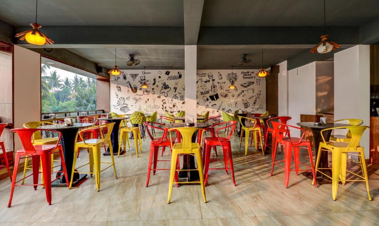 Treebo Three Street Inn Бангалор Екстериор снимка