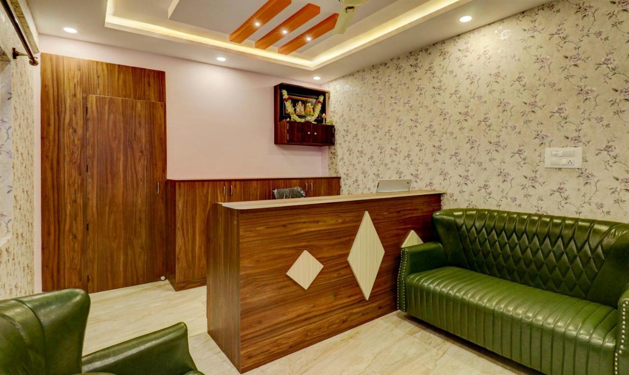 Treebo Three Street Inn Бангалор Екстериор снимка