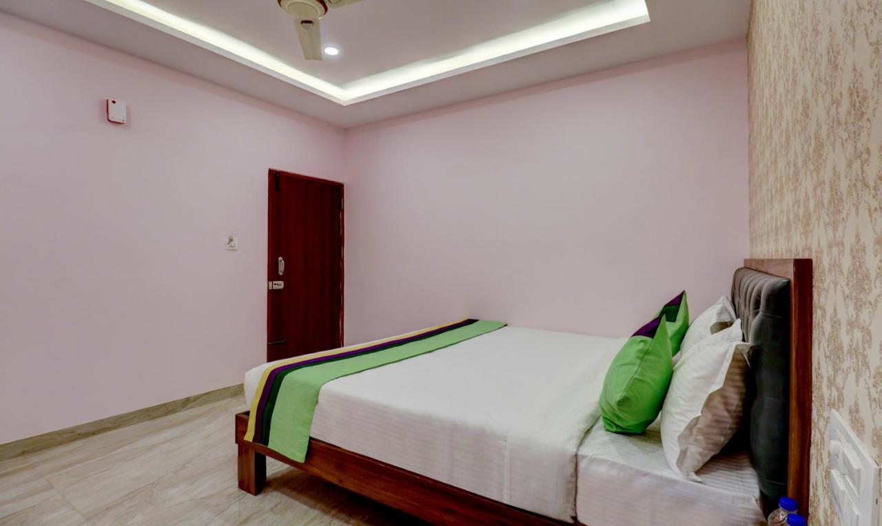 Treebo Three Street Inn Бангалор Екстериор снимка