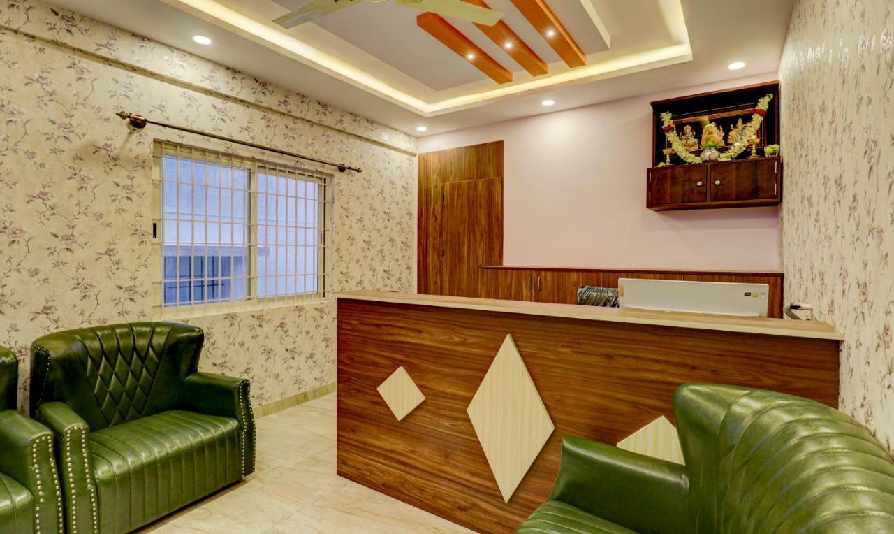 Treebo Three Street Inn Бангалор Екстериор снимка